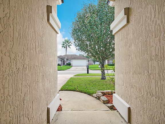 4th image of 12098 Grand Lakes Dr