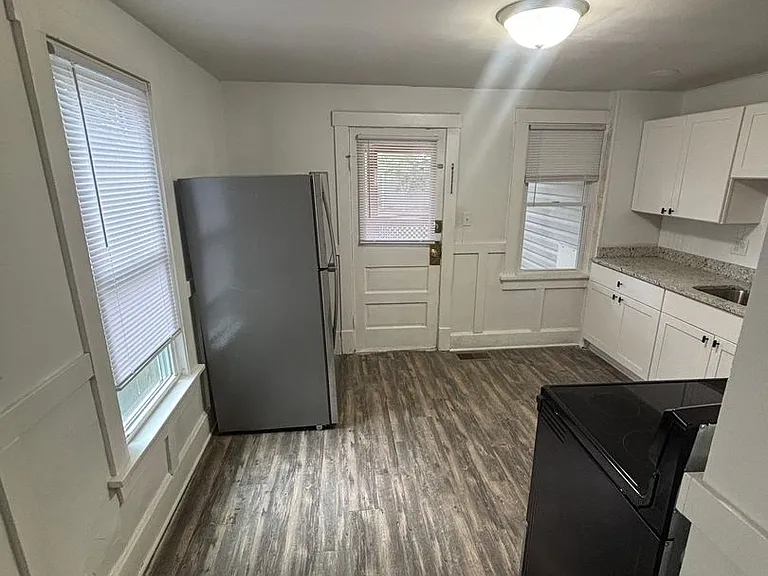 406-408 E Wheeling St — Photo 5