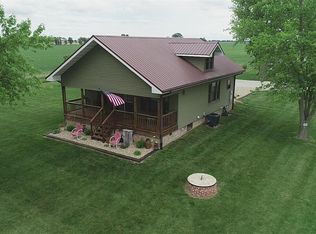 752 N 2200 East Rd, Shelbyville, IL 62565