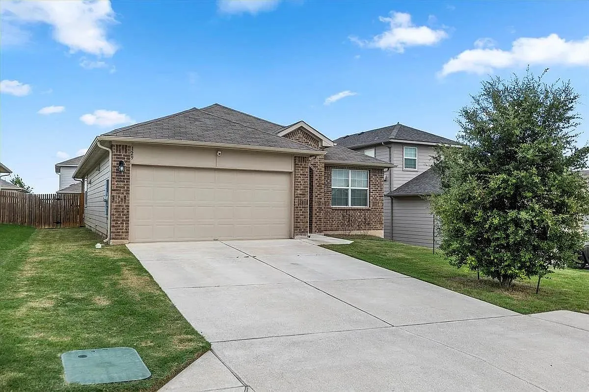 3 bed, 2.0 bath, 1400 sqft, $2,050 — Photo 2
