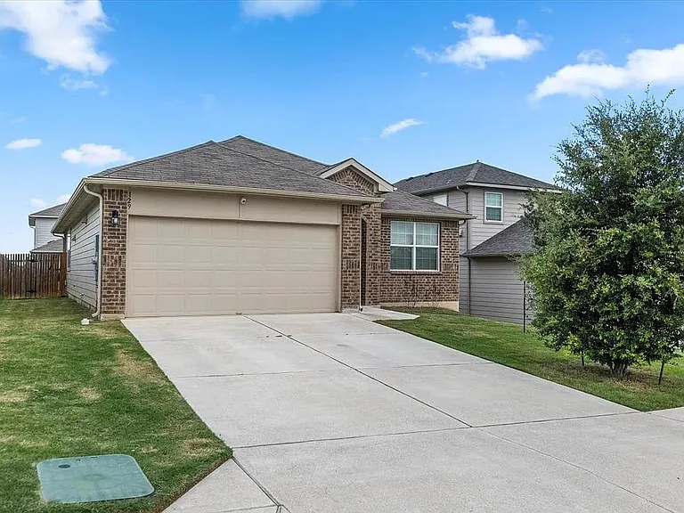 129 Jubilee Dr — Photo 2