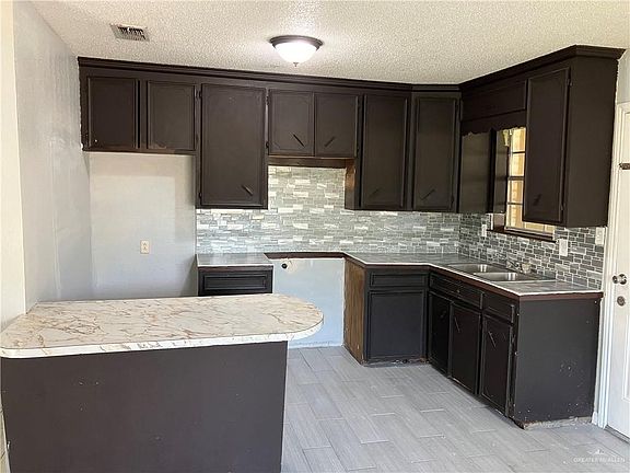 3rd image of 205 W San Diego St