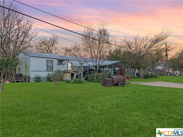 1900 Waelder Rd, Gonzales, TX 78629