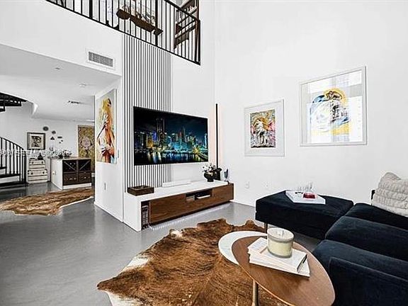 4th image of 300 S Biscayne Blvd #Cu-l-1232