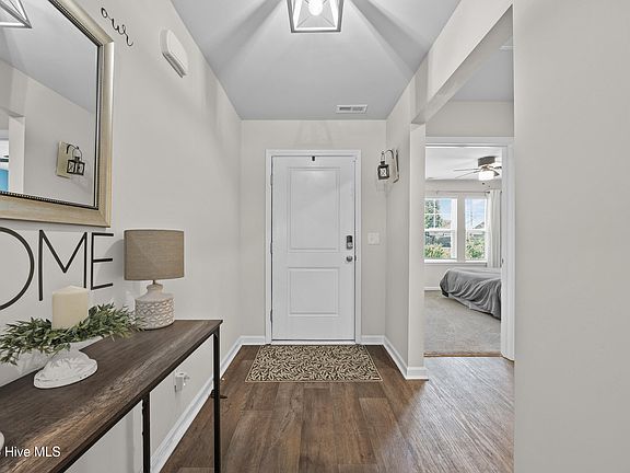 5th image of 1100 Forest Glen Drive NE