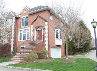26 Candlewood Dr #26, Old Tappan, NJ 07675