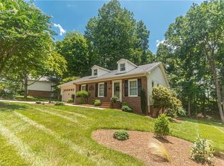 708 Old Barn Cir, Pilot Mtn, NC 27041