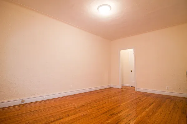 Rented by Horowitz Real Estate | media 10