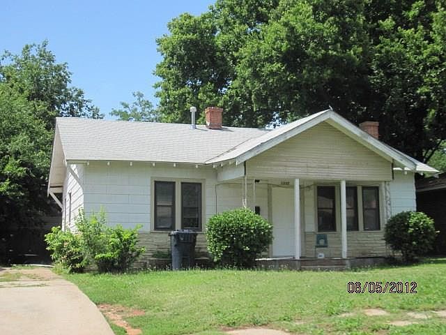 1st image of 1332 E Park Pl