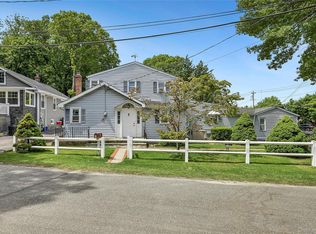 1 Beverly Rd, Glen Cove, NY 11542