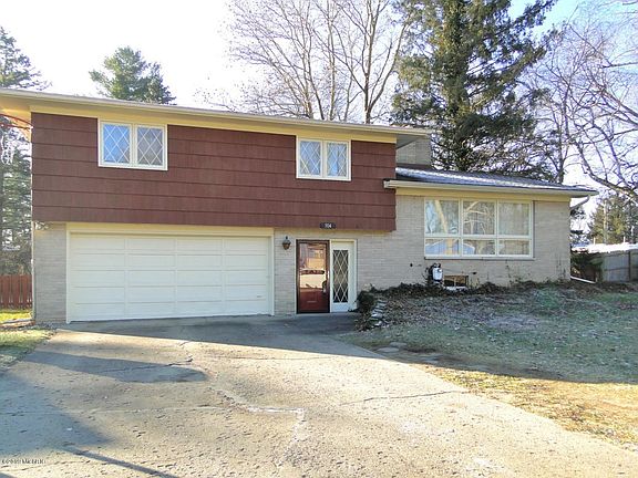 504 Larkspur Avenue 01