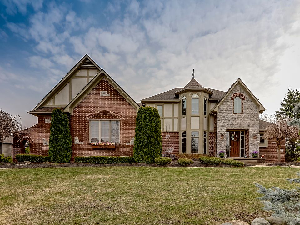 1st image of 8953 Stoney Creek Dr
