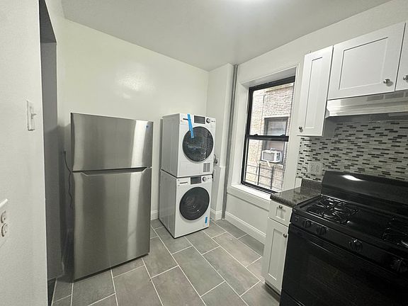 2nd image of 560 W 192nd St APT 2