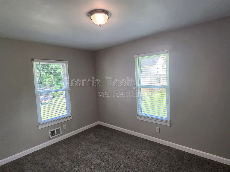 2043 Chicago Ave NW — Photo 11