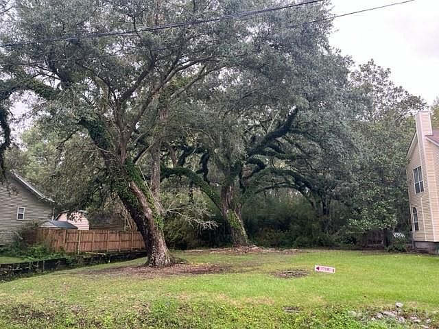 2nd image of S Magnolia St