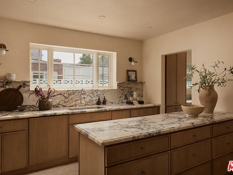 145 N Willaman Dr — Photo 11