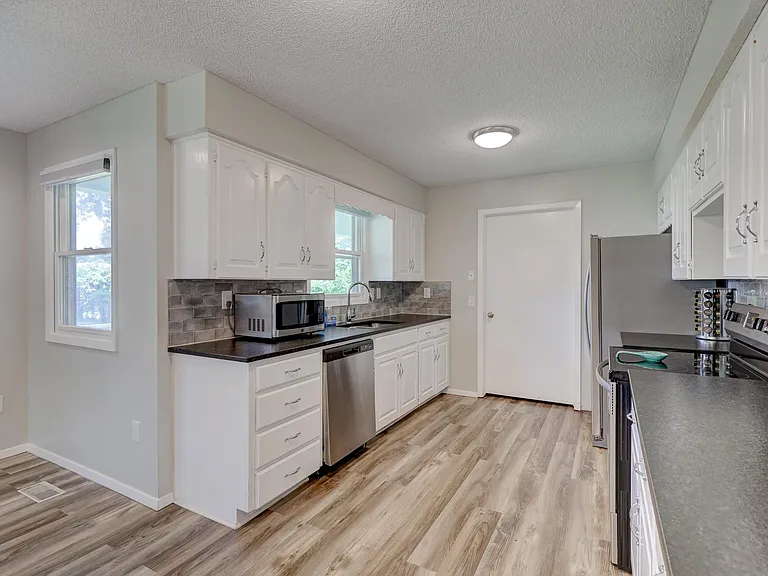 1116 Roosevelt Ave — Photo 34