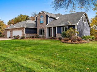 63 Fox Point Dr, Appleton, WI 54911