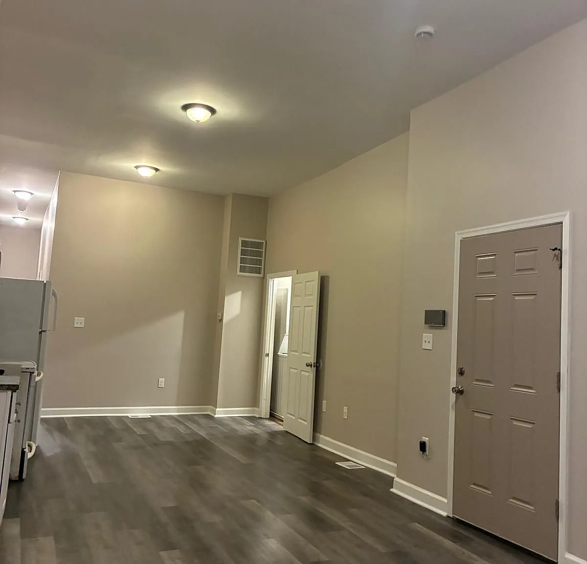 2 bed, 1200 sqft, $1,500 — Photo 1
