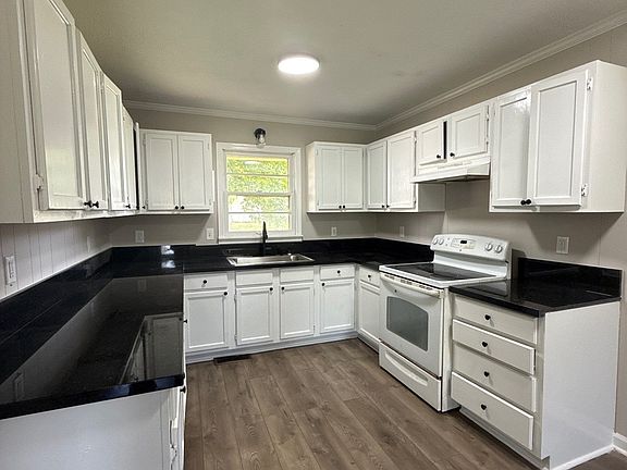 4th image of 1228 Old Brighton Rd