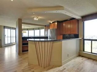 7030 Coach Hill Rd SW #384, Calgary, AB T3H1E4
