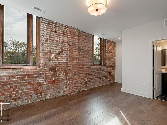 4th image of 289 E 4th Ave #E4