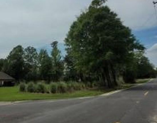 Exterior Neighborhood (street photo)