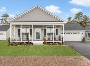 86 Driver Ln, South Kingstown, RI 02879