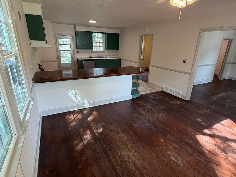 New appliances will be provided by landlord
