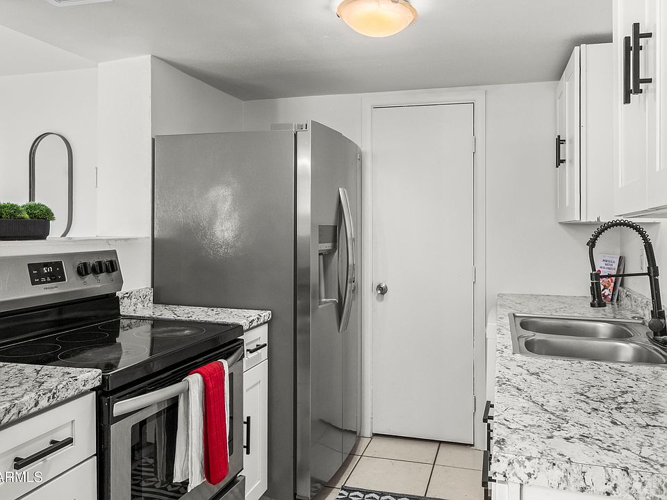 1st image of 4627 E SOUTHGATE Avenue