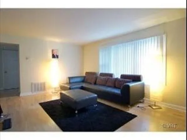 2067 W Farwell Ave #1S, Chicago, IL 60645