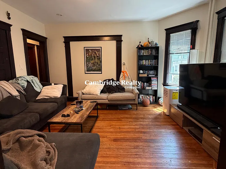 11 Ashland St #1 — Photo 1