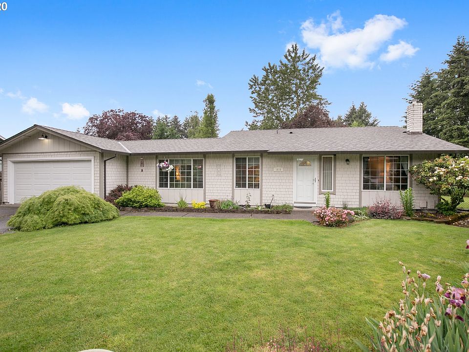 1st image of 1016 SE 131st Ave
