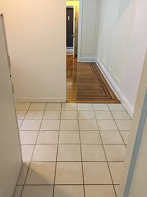 Rented by Metroline Realty | media 19