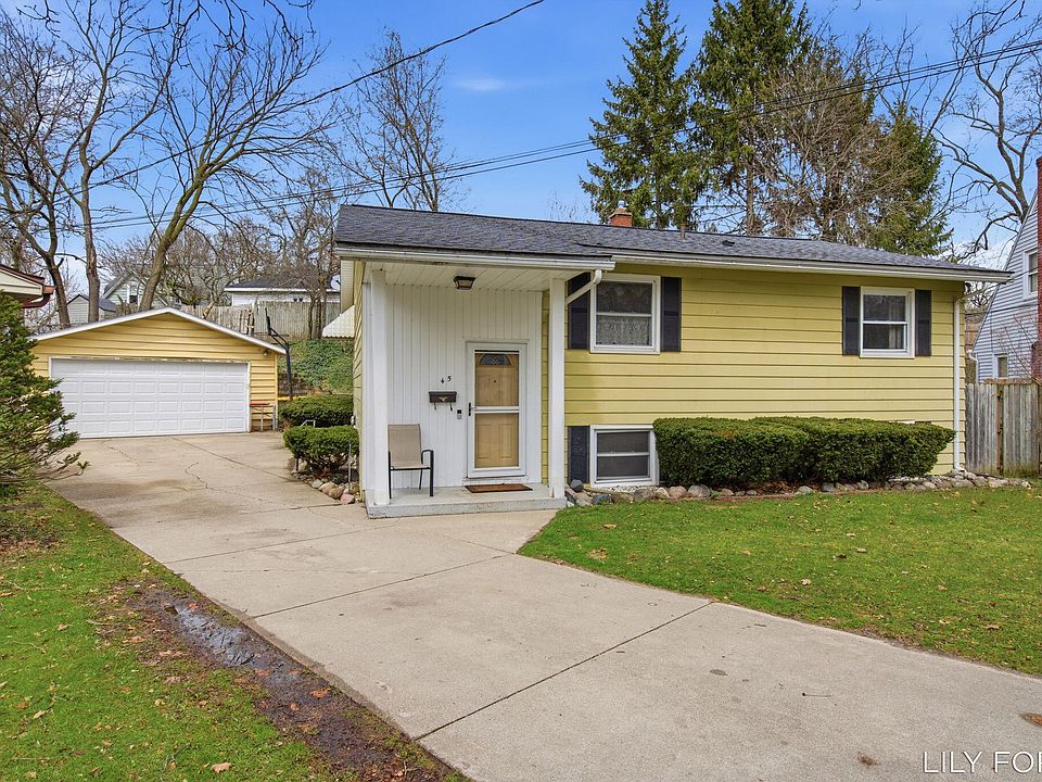 1st image of 745 Barnett Pl NE