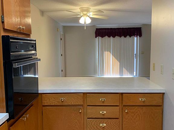 4th image of 240 Persimmon Dr APT D