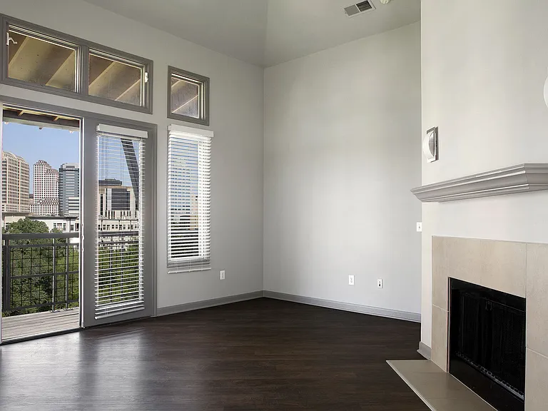Elle West Ave — Photo 15