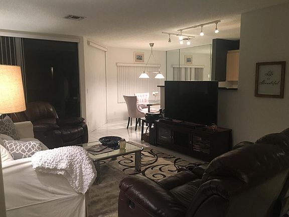 3rd image of 5374 Venetia Ct