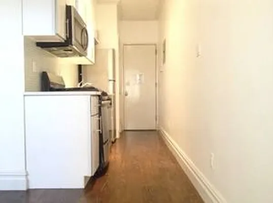 Rented by Compass | media 22