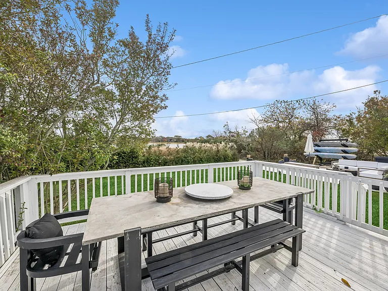 114 Little Neck Rd — Photo 20