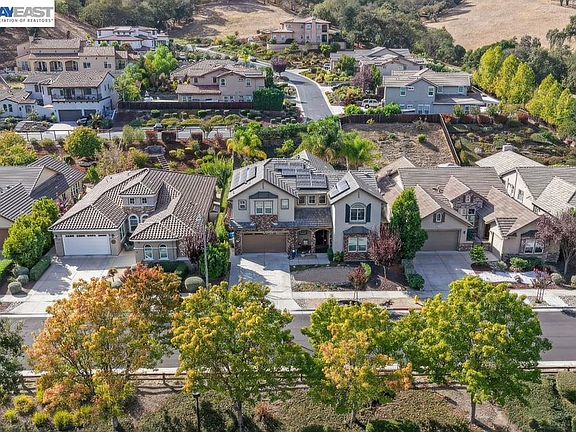 3rd image of 9241 Tea Tree Ct