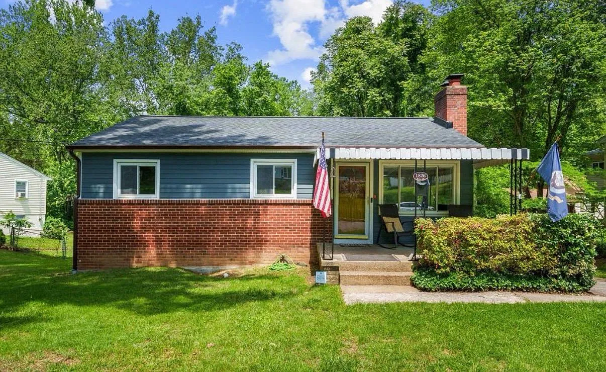 1826 Hylton Ave — Photo 1