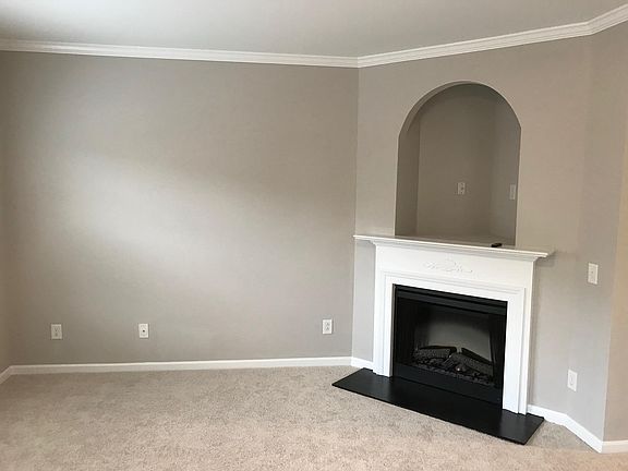 5th image of 2461 Suwanee Pointe Dr