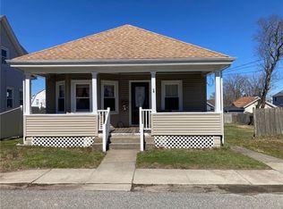 26 Mayflower St, East Providence, RI 02914