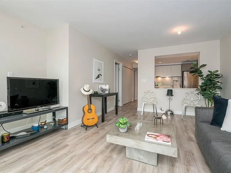 1323 Homer St #1404 — Photo 12