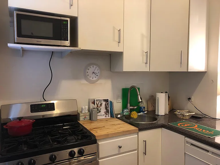 4703 N Winchester Ave #1R — Photo 3