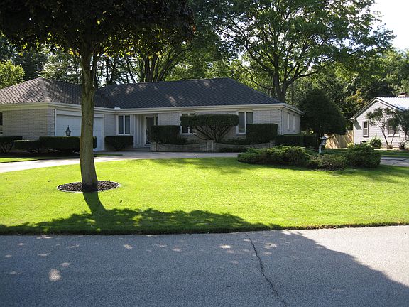 2nd image of 1533 E Lake Dr W #W