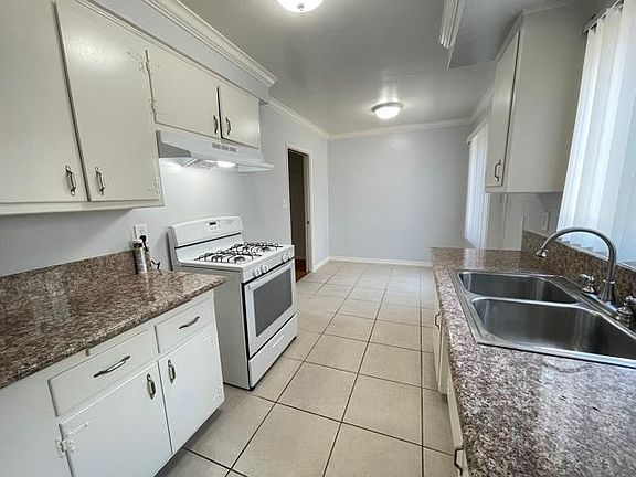 5th image of 1108 N Monterey St APT H
