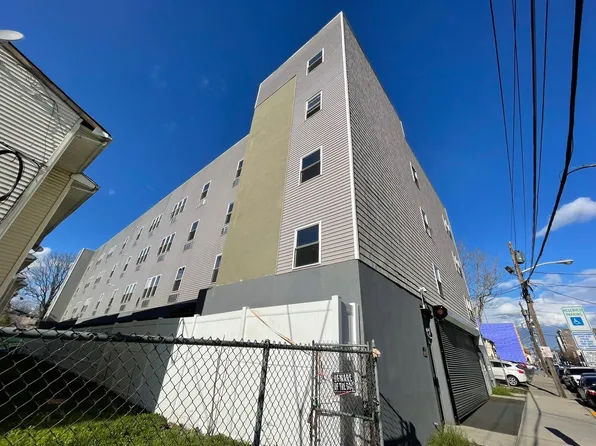 43 16th Ave #207, Paterson, NJ 07501