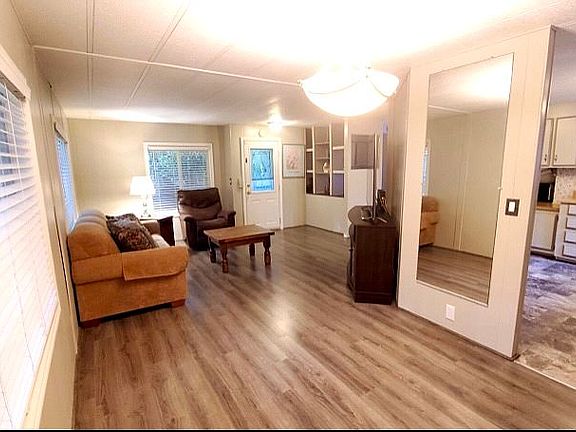 5th image of 1919 196th St SW Unit 33